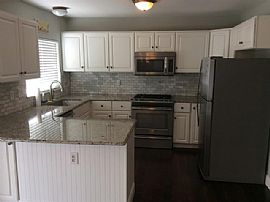 Gorgeous 3br Loft in Beautiful Brookfield! in Brookfield, WI (Photo 3 of 6)