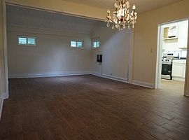 Single Family Ranch in New Brunswick, NJ (Photo 3 of 10)