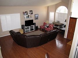 837 W Spur Ave, Gilbert, Az 85233 in Gilbert, AZ (Photo 3 of 9)