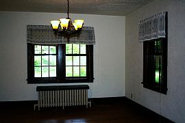 Cottage Cozy in Springfield, IL (Photo 2 of 6)