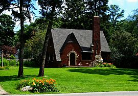 Cottage Cozy in Springfield, IL (Photo 6 of 6)