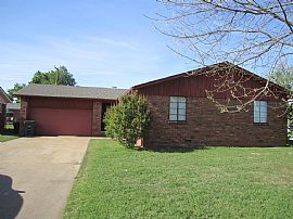  3 Bedroom 2 Bath. Beautiful Hardwood Floors. 2 Car Garage  in Tulsa, OK