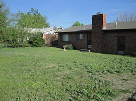 3 Bedroom 2 Bath. Beautiful Hardwood Floors. 2 Car Garage  in Tulsa, OK (Photo 10 of 10)