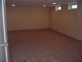 Beautiful 4 Br, 2 Bath Brick Home in The Heart of Arlington Hei in Arlington Heights, IL (Photo 6 of 8)