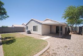 Nice Family 3 Beds 2 Baths in Apache Junction, AZ (Photo 2 of 8)
