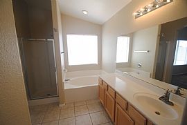 Nice Family 3 Beds 2 Baths in Apache Junction, AZ (Photo 5 of 8)