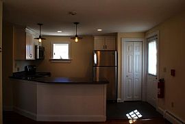 2 Bedroom, Updated House in Narragansett, RI (Photo 4 of 7)