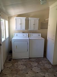 2 Bedroom, Updated House in Narragansett, RI (Photo 5 of 7)