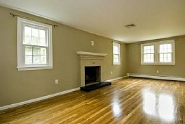 Stunning Spacious Winchester 4 Bedroom in Winchester, MA (Photo 3 of 12)