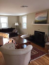 Stunning Spacious Winchester 4 Bedroom in Winchester, MA (Photo 5 of 12)