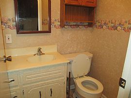 Large Single Family Home in Belchertown, MA (Photo 7 of 7)