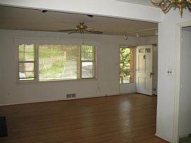 5 Br-3ba Single Family Home, Fenced Yard - Great in Arlington, VA (Photo 2 of 7)