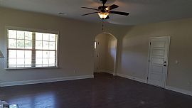  Home Details For 1465 Cloverbrook Cir in Auburn, AL (Photo 2 of 10)