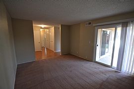 Specious 3 Bedrooms, 2 Bathrooms/ 2cars Garage in Sacramento, CA (Photo 2 of 8)