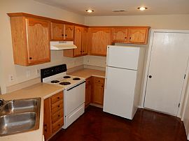 Absolutely Fabulous Home in a Great Neighborhood 3 Beds 2 Baths in Springfield, MO (Photo 4 of 7)