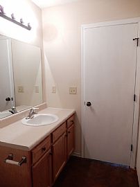 Absolutely Fabulous Home in a Great Neighborhood 3 Beds 2 Baths in Springfield, MO (Photo 5 of 7)