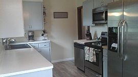 2 Bedroom Single Family in Racine, WI (Photo 2 of 7)