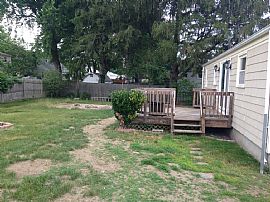 Lovely 3 Bedroom Home in Warwick, RI (Photo 7 of 7)