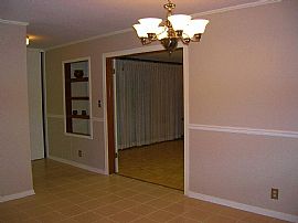 Home For Rent Across From University of South Alabama in Mobile, AL (Photo 3 of 12)