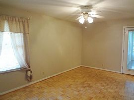 Home For Rent Across From University of South Alabama in Mobile, AL (Photo 6 of 12)