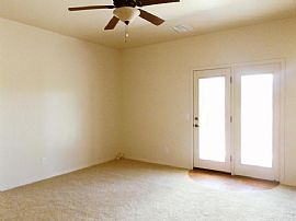 3 Bed, 2030 Sqft, $850 in Hereford, AZ (Photo 4 of 11)