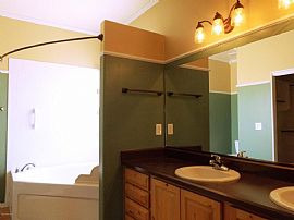 3 Bed, 2030 Sqft, $850 in Hereford, AZ (Photo 6 of 11)