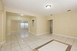 Great Curb Appeal, Remodeled Kitchen with Granite in Uleta, FL (Photo 5 of 9)