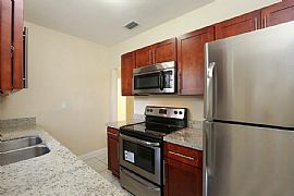 Great Curb Appeal, Remodeled Kitchen with Granite in Uleta, FL (Photo 7 of 9)