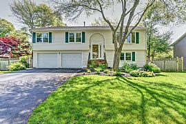 Home Details For 3 Simmons Rd in Barrington, RI