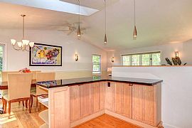 Home Details For 3 Simmons Rd in Barrington, RI (Photo 4 of 12)