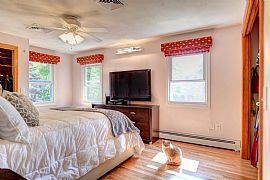 Home Details For 3 Simmons Rd in Barrington, RI (Photo 5 of 12)