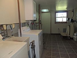 Very Nice Home! 3 Bedroom, 2.1 Bath, Huge Family Rm in Schaumburg, IL (Photo 7 of 7)