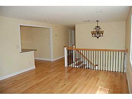 Delightful and Spacious Home in Warwick, RI (Photo 3 of 8)