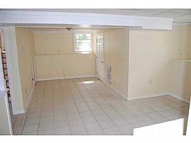 Delightful and Spacious Home in Warwick, RI (Photo 6 of 8)