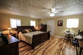 Beautiful 4 Bedroom Home in Maryville, TN (Photo 4 of 8)