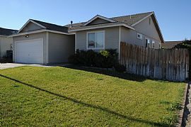 Lovely 3 Bedroom and 2 Bath in Fernley, NV