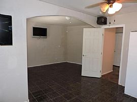 Gorgeous 3 Beds 2 Baths Single Family/2car Garage in Phoenix, AZ