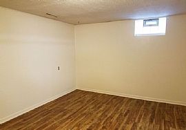 Freshly Painted 3bdrms,1/2 Bath with Huge Park-Car in Rochester, MN (Photo 8 of 11)