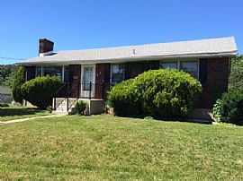Beautiful and Adorable 3 Bdrm Ranch Style Home in Allentown, PA (Photo 9 of 9)