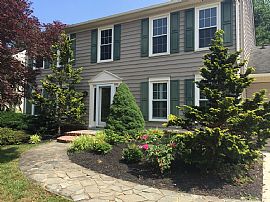Beautiful 4 Bedroom Home in Crofton, MD