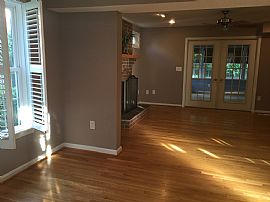 Beautiful 4 Bedroom Home in Crofton, MD (Photo 2 of 11)