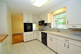 Lovely 3 Bedroom Home in Framingham, MA (Photo 4 of 8)