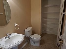 Beautiful 4 Bedroom Home in Streamwood, IL (Photo 6 of 7)