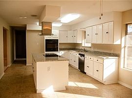 3 Bedroom Newly Renovated House with Easy Access to Public Tra in Plano, TX (Photo 4 of 6)