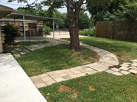 3 Bedroom Newly Renovated House with Easy Access to Public Tra in Plano, TX (Photo 5 of 6)
