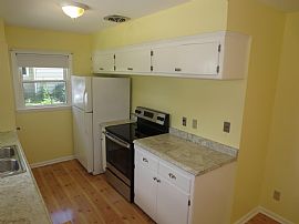 Single Family Home in Brown Deer in Milwaukee, WI (Photo 2 of 8)