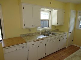 Single Family Home in Brown Deer in Milwaukee, WI (Photo 3 of 8)