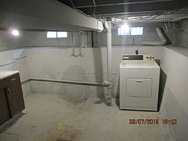  Three Bedroom 2 Bath Sets on Corner Lot with Park Like Setting in Springfield, IL (Photo 11 of 11)