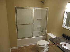  Three Bedroom 2 Bath Sets on Corner Lot with Park Like Setting in Springfield, IL (Photo 2 of 11)