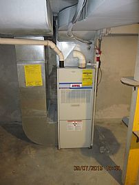  Three Bedroom 2 Bath Sets on Corner Lot with Park Like Setting in Springfield, IL (Photo 7 of 11)